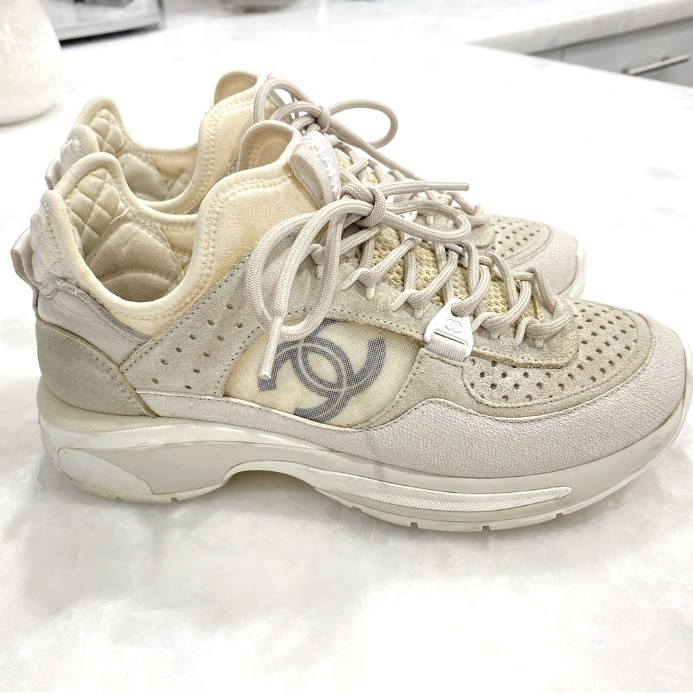 CHANEL Lifestyle Shoes Women's Low-top Gray